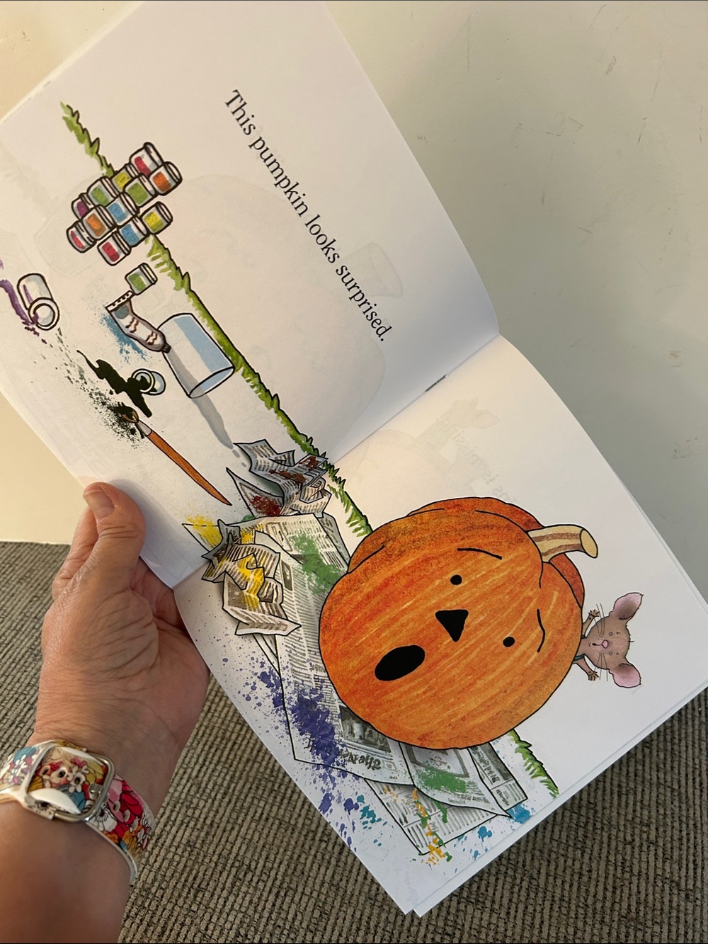 Pumpkin Day, Mouse! Book By Laura Numeroff & Felicia Bond give a mouse series - Picture 4 of 5